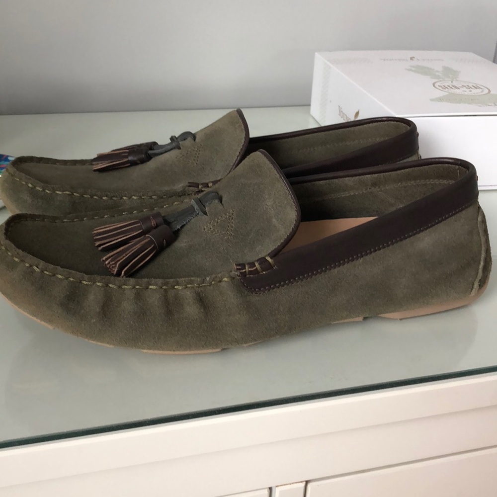 Men’s green uggs size 11